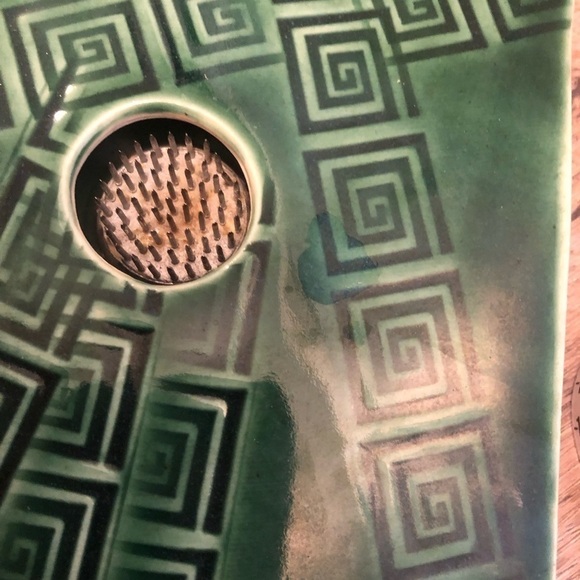 VTG Greek Key Ceramic Glazed Green Abstract Plate Flower Frog 8” x 6.5” - Picture 6 of 8